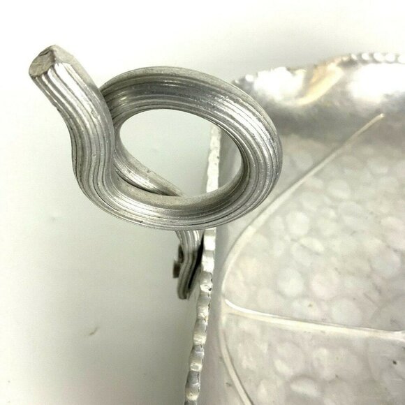 Buenilum Hammered Aluminum Grape Leaf Tray With Twisted Vine Handle Vintage - Picture 5 of 7